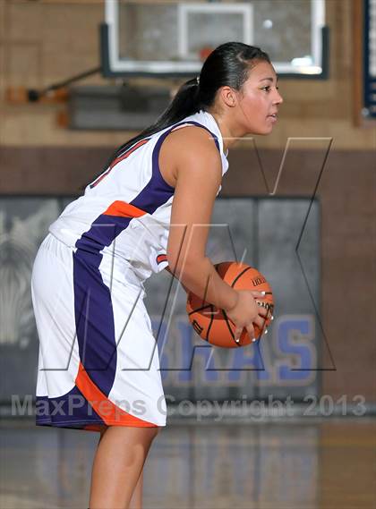 Thumbnail 2 in Yuba City vs. Oroville (Chavez Christmas Classic) photogallery.