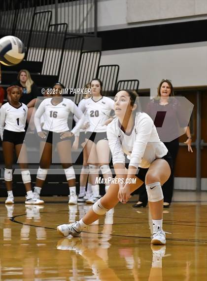 Thumbnail 3 in Round Rock @ Vandegrift photogallery.