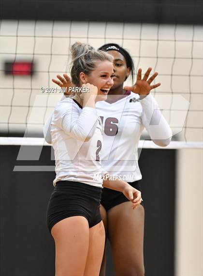 Thumbnail 3 in Round Rock @ Vandegrift photogallery.