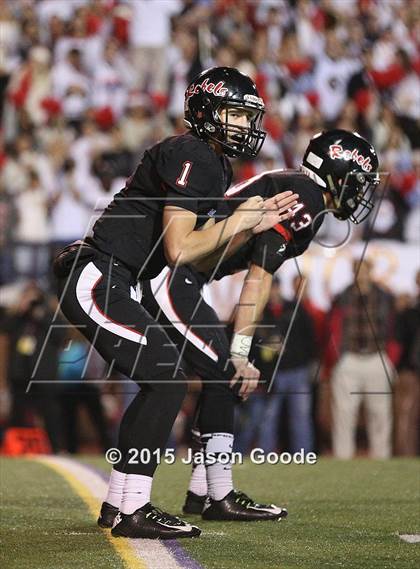Thumbnail 1 in Maryville vs. Ravenwood (TSSAA Division I Class 6A Final) photogallery.