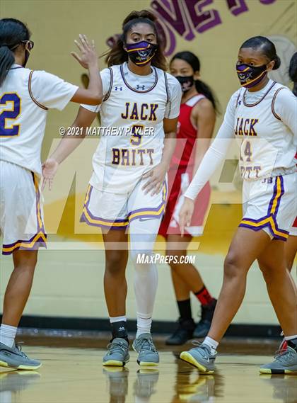 Thumbnail 2 in Hoke County vs Jack Britt (SAC Conference Tournament - First Round) photogallery.