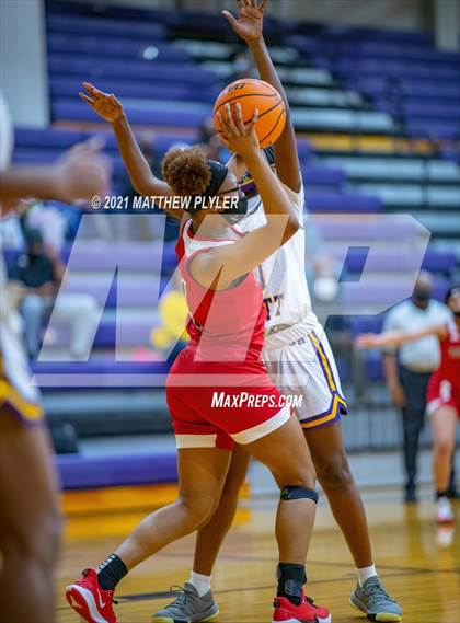Thumbnail 3 in Hoke County vs Jack Britt (SAC Conference Tournament - First Round) photogallery.