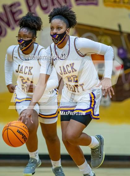 Thumbnail 2 in Hoke County vs Jack Britt (SAC Conference Tournament - First Round) photogallery.