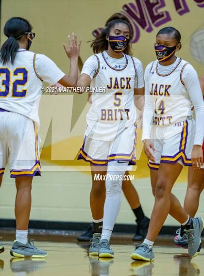 Thumbnail 3 in Hoke County vs Jack Britt (SAC Conference Tournament - First Round) photogallery.