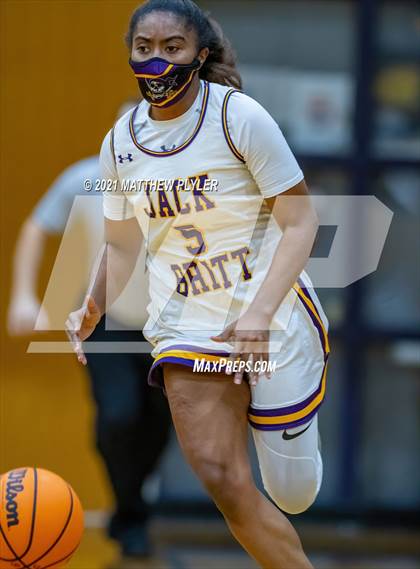 Thumbnail 3 in Hoke County vs Jack Britt (SAC Conference Tournament - First Round) photogallery.
