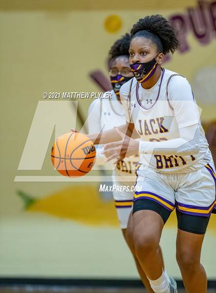 Thumbnail 1 in Hoke County vs Jack Britt (SAC Conference Tournament - First Round) photogallery.