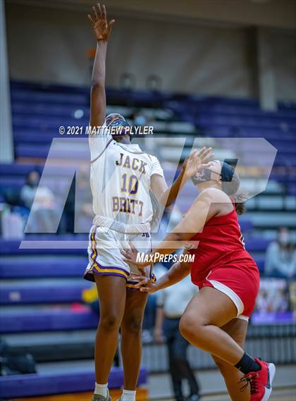 Thumbnail 2 in Hoke County vs Jack Britt (SAC Conference Tournament - First Round) photogallery.