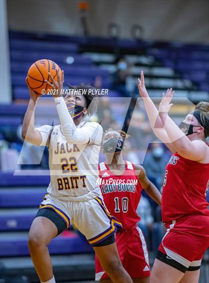 Thumbnail 1 in Hoke County vs Jack Britt (SAC Conference Tournament - First Round) photogallery.