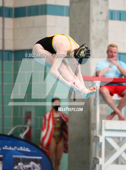 Thumbnail 2 in NCHSAA 1A/2A State Diving Championships photogallery.