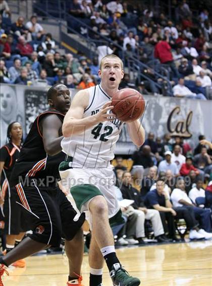 Thumbnail 3 in De La Salle vs. McClymonds (MLK Classic) photogallery.