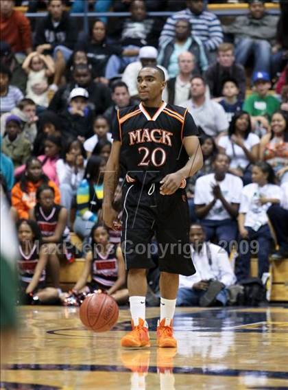 Thumbnail 3 in De La Salle vs. McClymonds (MLK Classic) photogallery.