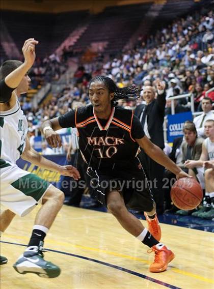 Thumbnail 2 in De La Salle vs. McClymonds (MLK Classic) photogallery.