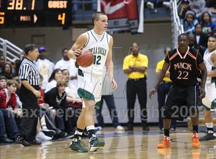 Thumbnail 3 in De La Salle vs. McClymonds (MLK Classic) photogallery.