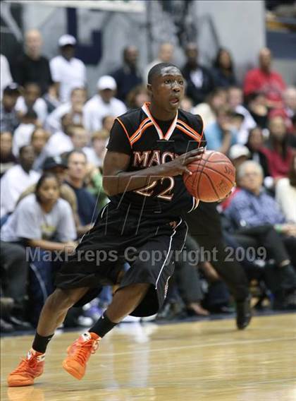 Thumbnail 2 in De La Salle vs. McClymonds (MLK Classic) photogallery.
