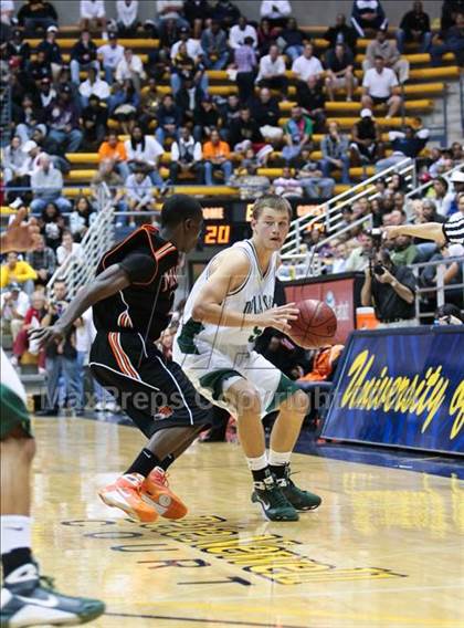 Thumbnail 2 in De La Salle vs. McClymonds (MLK Classic) photogallery.