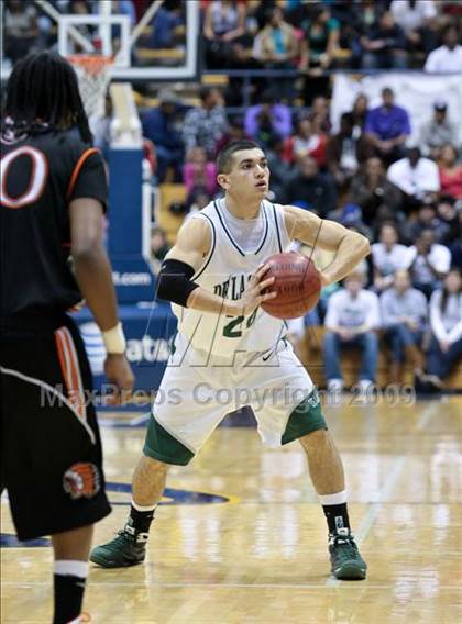 Thumbnail 1 in De La Salle vs. McClymonds (MLK Classic) photogallery.