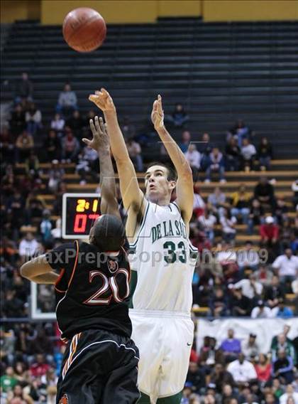 Thumbnail 2 in De La Salle vs. McClymonds (MLK Classic) photogallery.