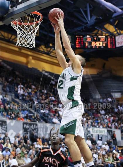 Thumbnail 2 in De La Salle vs. McClymonds (MLK Classic) photogallery.