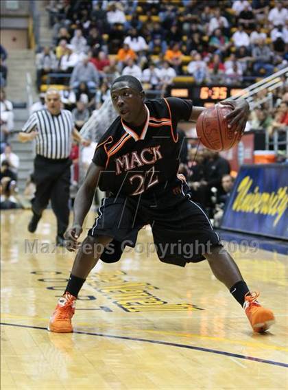 Thumbnail 2 in De La Salle vs. McClymonds (MLK Classic) photogallery.