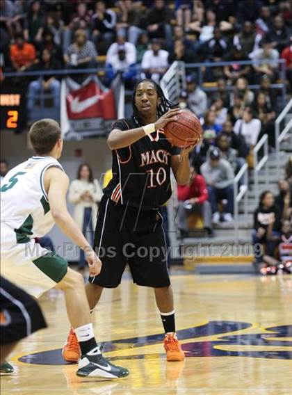 Thumbnail 3 in De La Salle vs. McClymonds (MLK Classic) photogallery.
