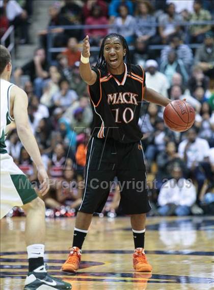 Thumbnail 2 in De La Salle vs. McClymonds (MLK Classic) photogallery.