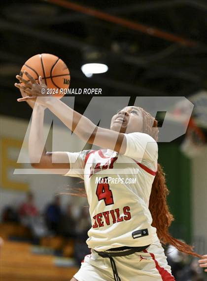 Thumbnail 3 in Clinton vs. Concord Christian (Low Country Invitational) photogallery.