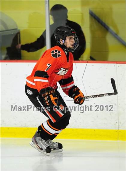 Thumbnail 2 in Ridgefield vs. Darien (FCIAC Tier 1 Final) photogallery.