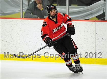 Thumbnail 2 in Ridgefield vs. Darien (FCIAC Tier 1 Final) photogallery.