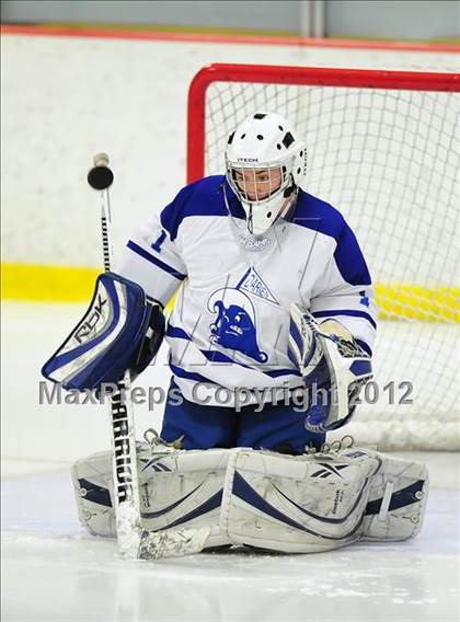 Thumbnail 1 in Ridgefield vs. Darien (FCIAC Tier 1 Final) photogallery.