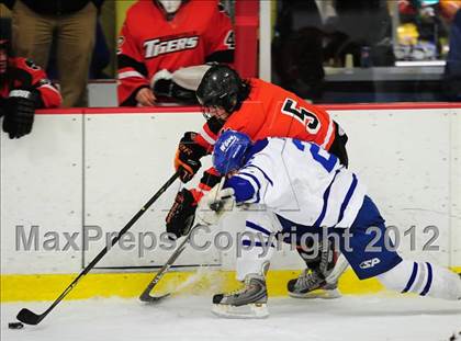 Thumbnail 3 in Ridgefield vs. Darien (FCIAC Tier 1 Final) photogallery.