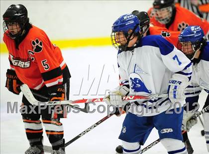 Thumbnail 1 in Ridgefield vs. Darien (FCIAC Tier 1 Final) photogallery.