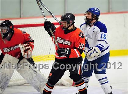 Thumbnail 3 in Ridgefield vs. Darien (FCIAC Tier 1 Final) photogallery.