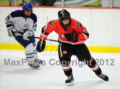 Thumbnail 2 in Ridgefield vs. Darien (FCIAC Tier 1 Final) photogallery.