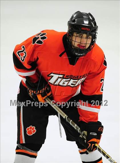 Thumbnail 2 in Ridgefield vs. Darien (FCIAC Tier 1 Final) photogallery.