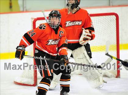 Thumbnail 3 in Ridgefield vs. Darien (FCIAC Tier 1 Final) photogallery.