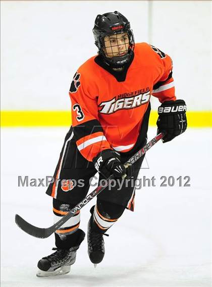 Thumbnail 2 in Ridgefield vs. Darien (FCIAC Tier 1 Final) photogallery.