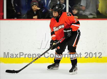 Thumbnail 3 in Ridgefield vs. Darien (FCIAC Tier 1 Final) photogallery.