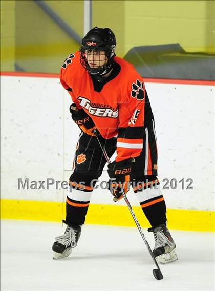 Thumbnail 3 in Ridgefield vs. Darien (FCIAC Tier 1 Final) photogallery.