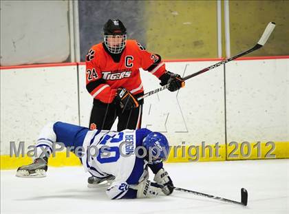 Thumbnail 1 in Ridgefield vs. Darien (FCIAC Tier 1 Final) photogallery.