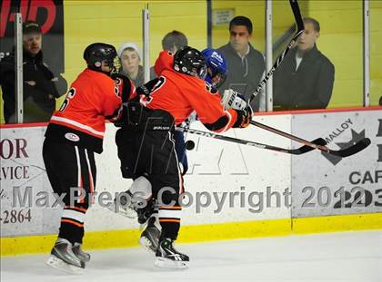 Thumbnail 2 in Ridgefield vs. Darien (FCIAC Tier 1 Final) photogallery.