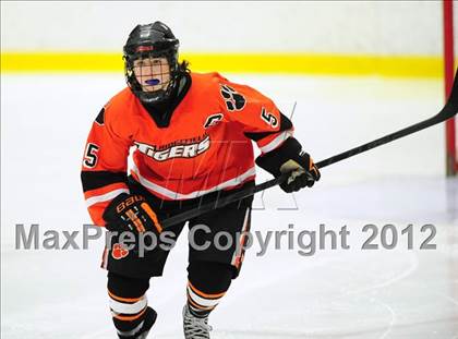 Thumbnail 3 in Ridgefield vs. Darien (FCIAC Tier 1 Final) photogallery.