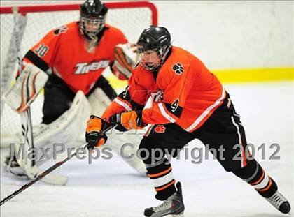 Thumbnail 2 in Ridgefield vs. Darien (FCIAC Tier 1 Final) photogallery.