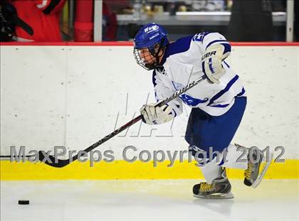 Thumbnail 3 in Ridgefield vs. Darien (FCIAC Tier 1 Final) photogallery.