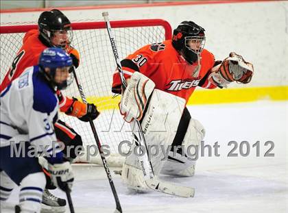 Thumbnail 3 in Ridgefield vs. Darien (FCIAC Tier 1 Final) photogallery.