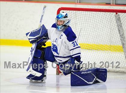 Thumbnail 2 in Ridgefield vs. Darien (FCIAC Tier 1 Final) photogallery.