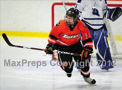 Thumbnail 2 in Ridgefield vs. Darien (FCIAC Tier 1 Final) photogallery.