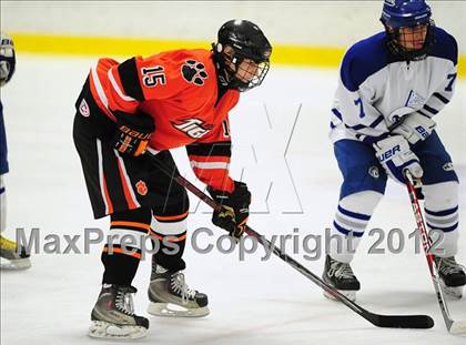 Thumbnail 2 in Ridgefield vs. Darien (FCIAC Tier 1 Final) photogallery.