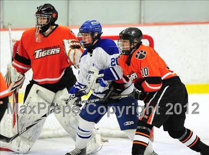 Thumbnail 3 in Ridgefield vs. Darien (FCIAC Tier 1 Final) photogallery.