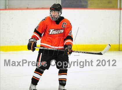 Thumbnail 2 in Ridgefield vs. Darien (FCIAC Tier 1 Final) photogallery.