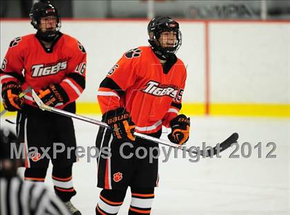 Thumbnail 2 in Ridgefield vs. Darien (FCIAC Tier 1 Final) photogallery.